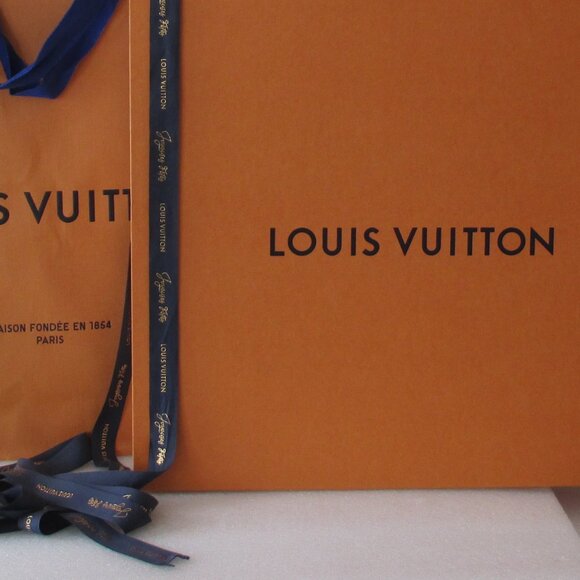 GENUINE LOUIS VUITTON BOX BAG+ BUNDLE - Picture 1 of 16